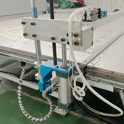 CNCの自動スポンジの生産ライン打抜き機の縦の泡
