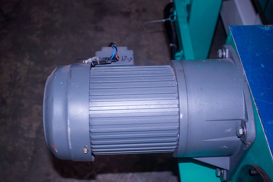 シートの1.74kw 1200mmの高さPUの泡の打抜き機の縦のセリウム
