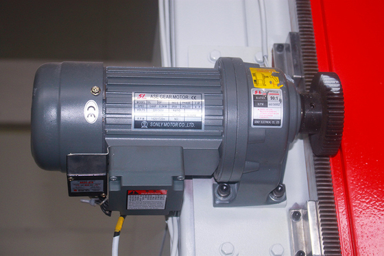 シートの1.74kw 1200mmの高さPUの泡の打抜き機の縦のセリウム