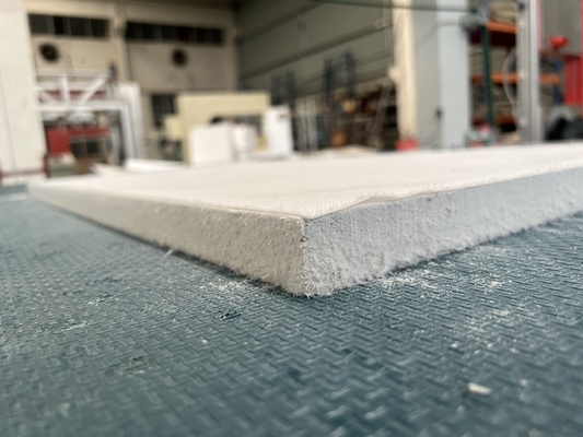 2D 3D 形状の PIR PUR 固いPU 泡切断機