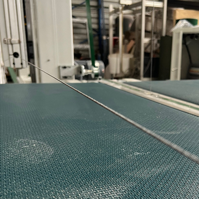 DT堅いPU CNCの泡の打抜き機の二重速いワイヤー刃2.0mm 3kW*2pcs