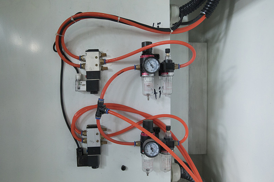 低コスト DT CNC サイクルのリングナイフ 泡切断機 0 - 6m/Min