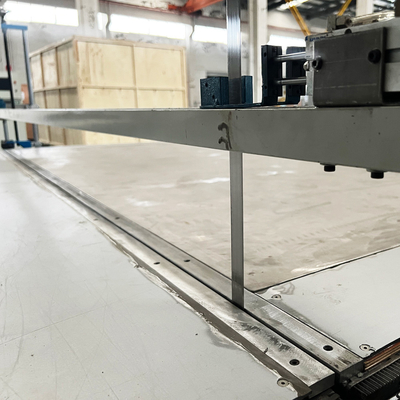 600mmの高さの縦の泡の打抜き機小さいCNC