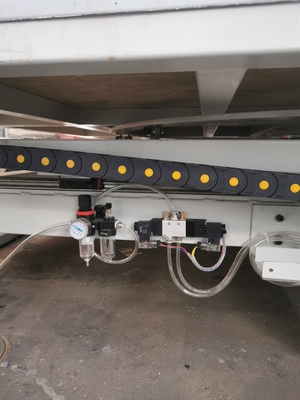 真空 CNC EVA 泡分割機 マットレス PU メモリー 泡枕機 ODM 受け入れられる