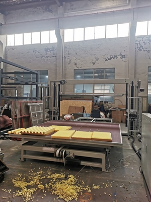 CNC切断機 泡材料 マットレス・家具産業用 振動刃切断機