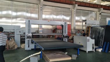 縦および横の適用範囲が広い第2切断のソファーPUの泡の打抜き機CNC