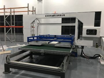 フル オートの横のPUの泡の打抜き機のポリスチレンCNCの切口機械