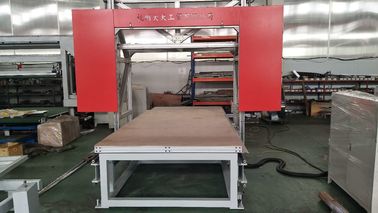 高精度の横のエヴァの泡の輪郭の打抜き機は10m/分にスピードをあげます