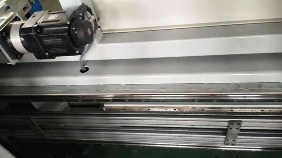 40m/Min泡の直立物CNCのスポンジの打抜き機は第2形を切った