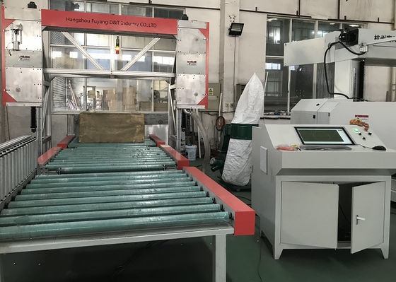 真空ワーク テーブルが付いている半堅い泡のための 10m/Min 3D CNC の打抜き機