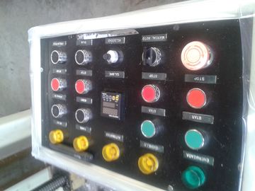 フル オートマチックのスポンジのマットレスの生産ライン高い 効率的な 7.5kw