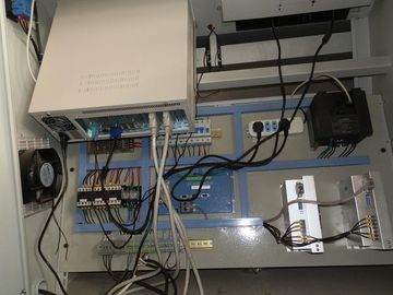 ポリウレタン/岩綿のためのデジタル泡 CNC の輪郭の打抜き機