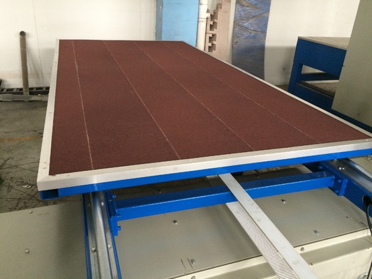 真空ワーク テーブルが付いている半堅い泡のための 10m/Min 3D CNC の打抜き機